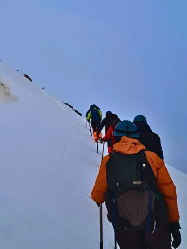 cropped-Kang-Yatse-Summit-Day-Montaxe.webp